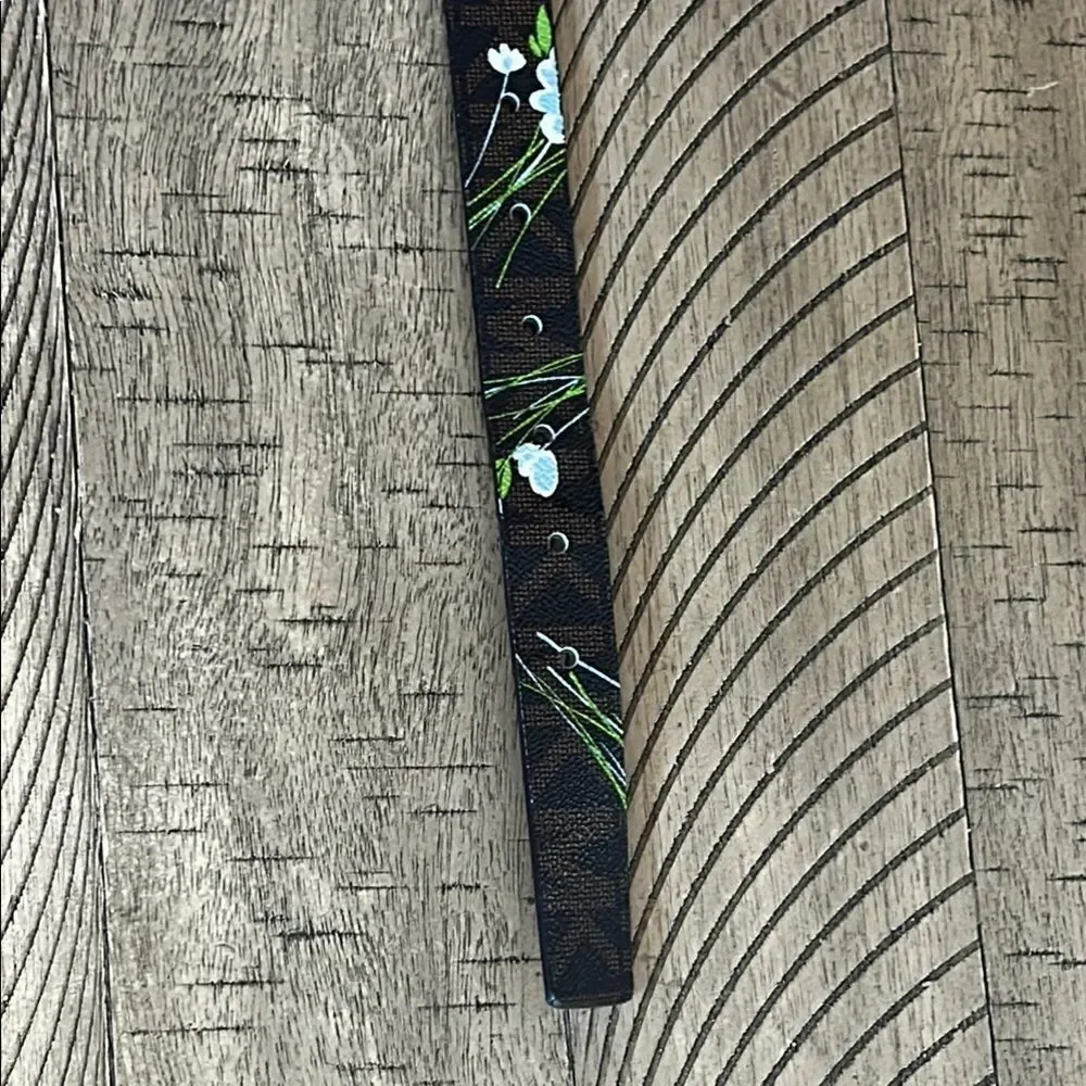 Michael Kors Daisy 🌼 MK Logo Belt Vegan 🌱 Chic Design! Large!